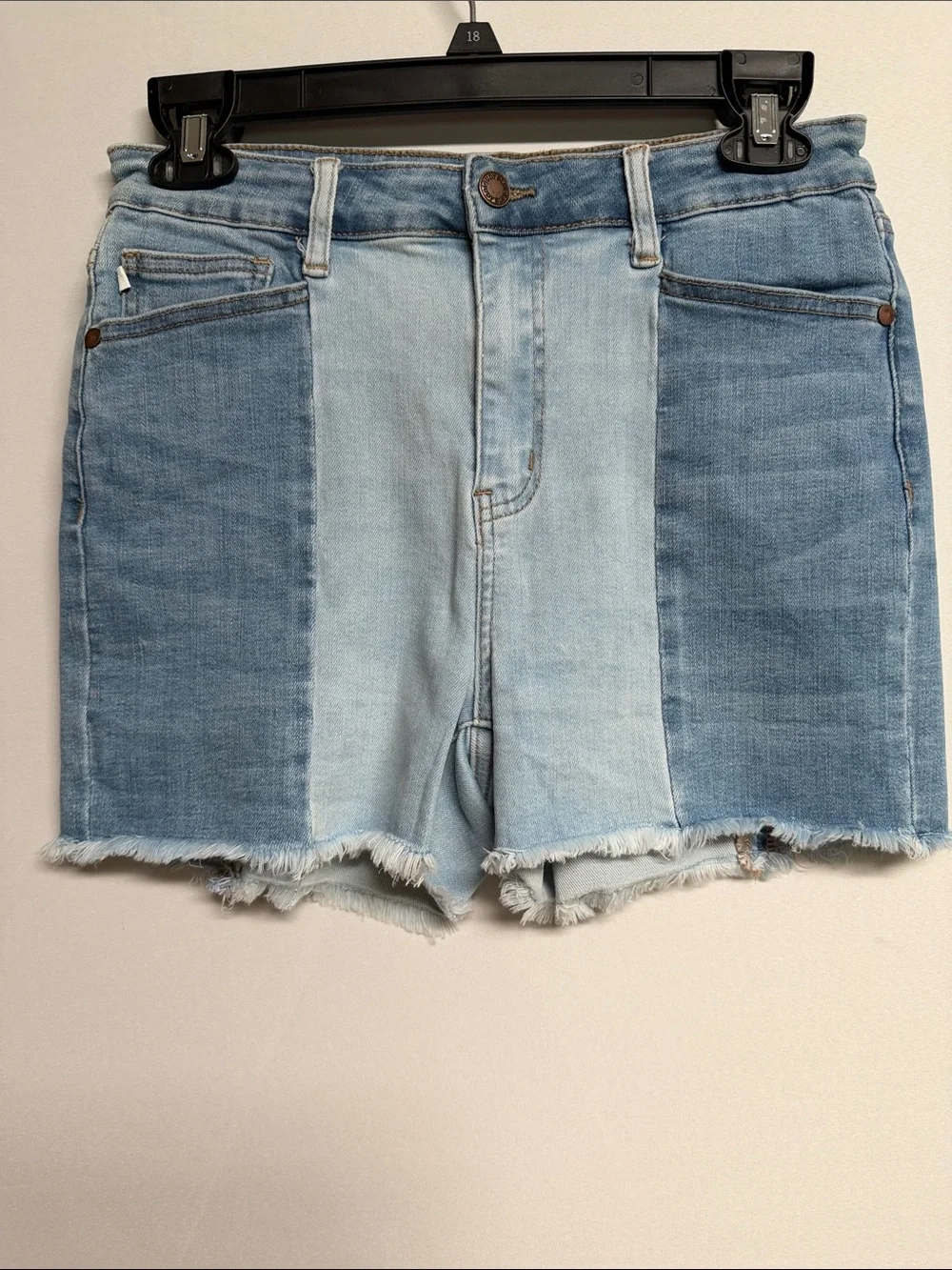 Judy Blue Two-Tone Denim Bessie Shorts Size Large